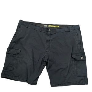 Men Big and Tall Cargo Shorts 54' like new, no pet, non smoker